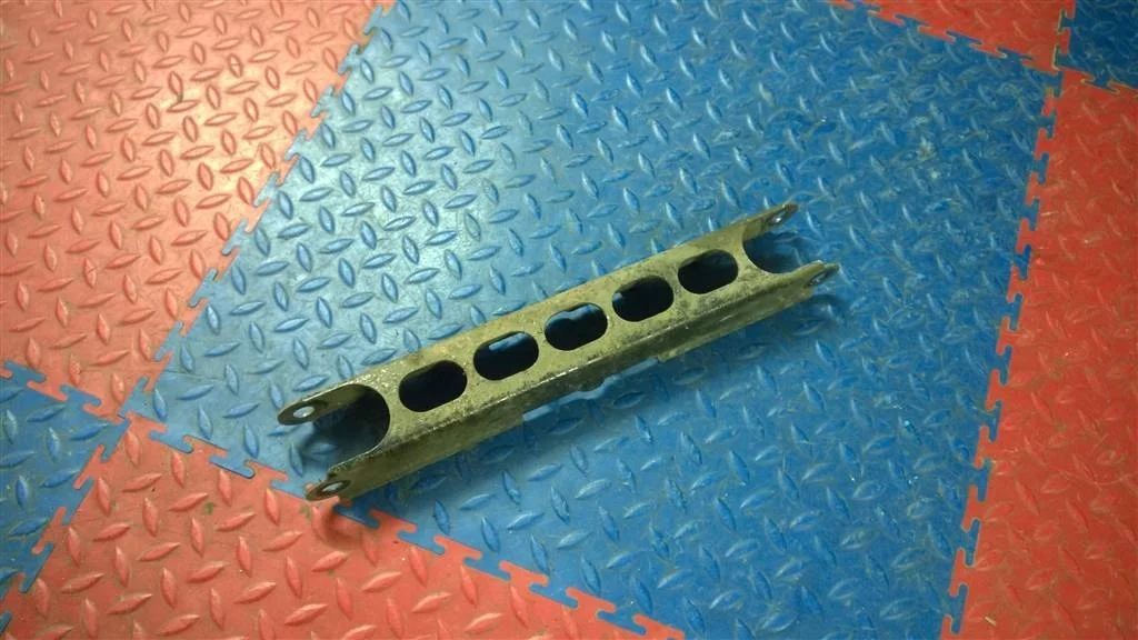 рычаг продольный BMW X1 E84 33326763477  N47D20C 2012 SPACEGRAU METALLIC ( A52 )