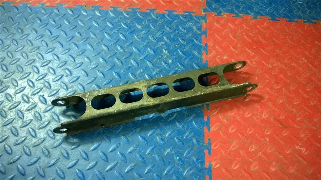 рычаг продольный BMW X1 E84 33326763477  N47D20C 2012 SPACEGRAU METALLIC ( A52 )