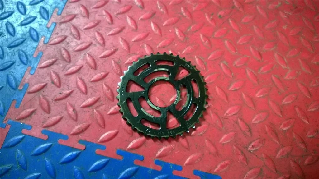 шестерня ( шкив ) распредвала BMW X3 E83  N47D20A 177лс 2.0D