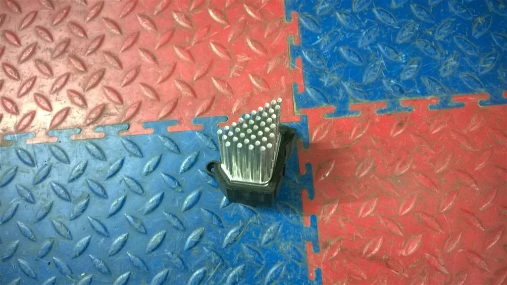 резистор отопителя BMW X5 E53  M54B30 231 лс 3.0i