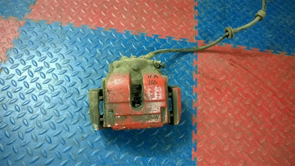 суппорт BMW X3 E83  M54B30 231лс.3.0i