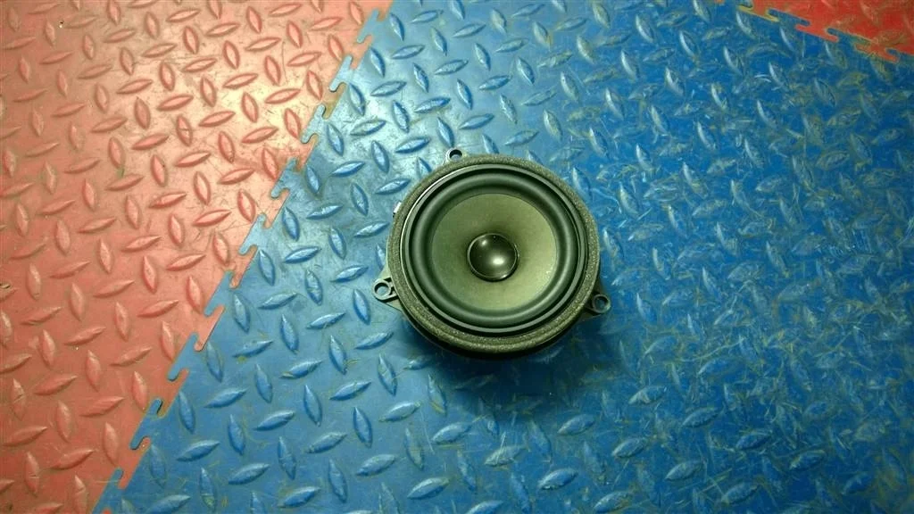 динамик BMW X3 F25 65139209183  N47D20C 184 лс 2.0D 2013 SPACEGRAU METALLIC ( A52 )