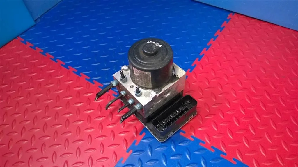 блок abs насос BMW X3 F25  N47D20C 184 лс 2.0D