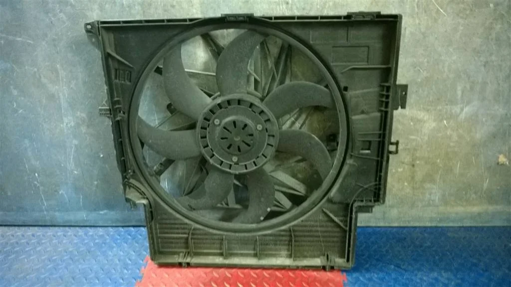 вентилятор радиатора BMW X3 F25  N47D20C 184 лс 2.0D