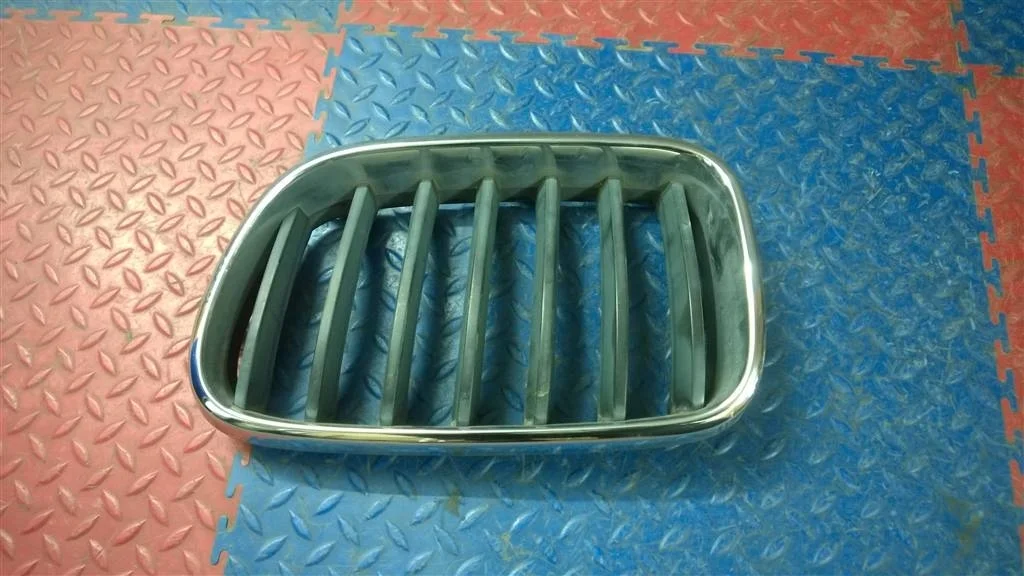 решетка радиатора BMW X3 F25  N47D20C 184 лс 2.0D