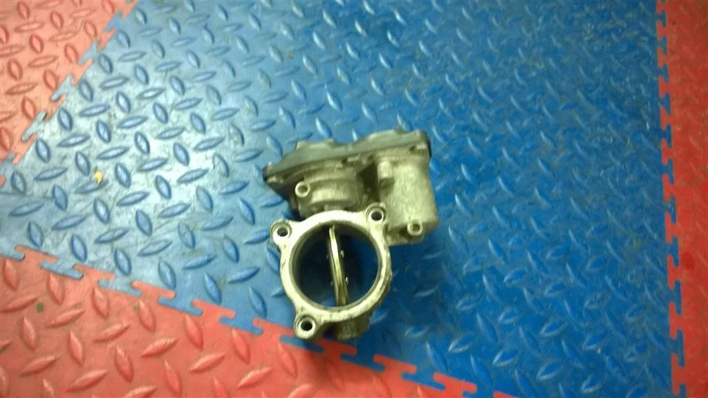 дроссельная заслонка BMW X3 F25  N47D20C 184 лс 2.0D