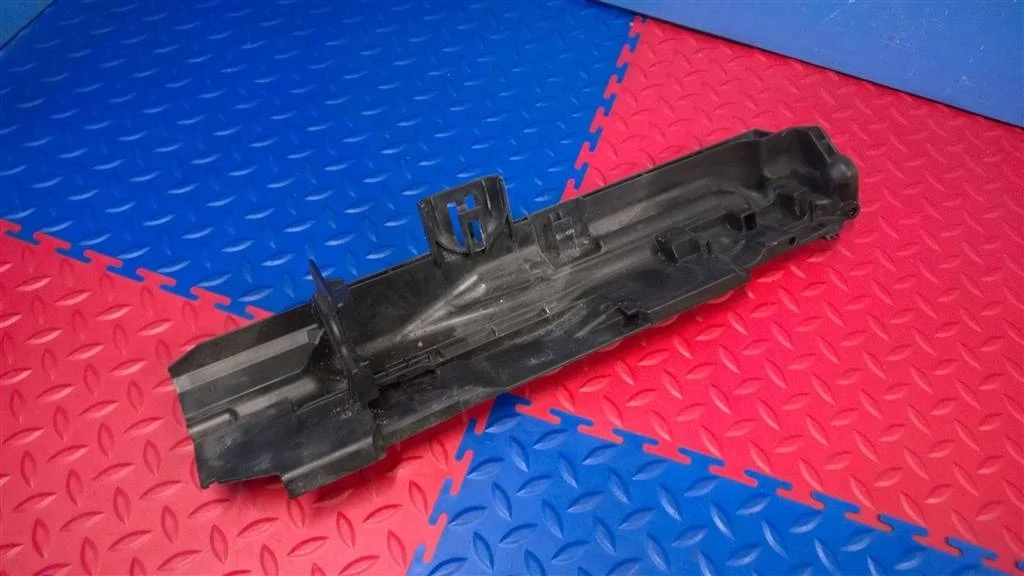 кронштейн радиатора BMW X1 E84