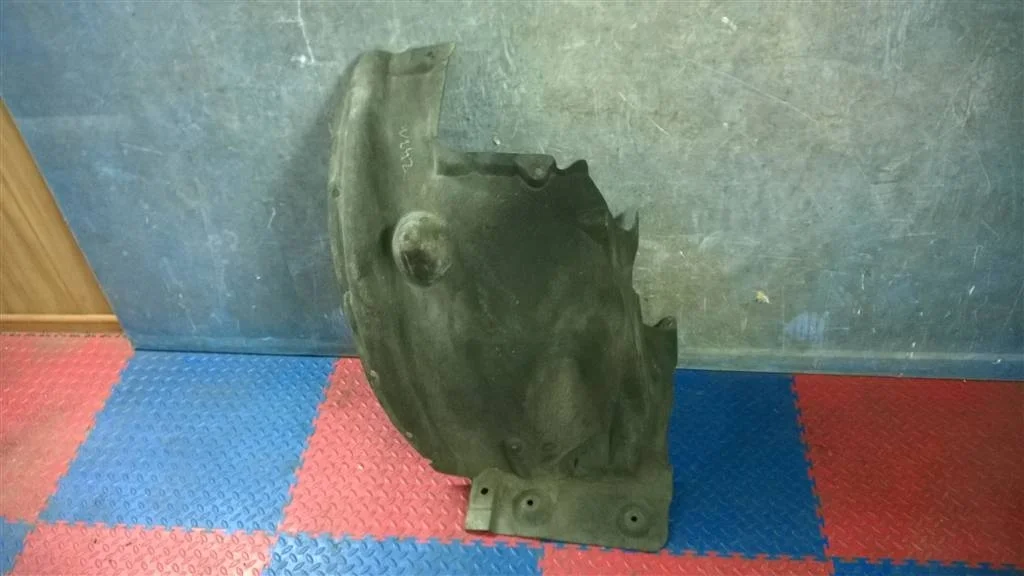 подкрылок  часть BMW X3 F25  N47D20C 184 лс 2.0D