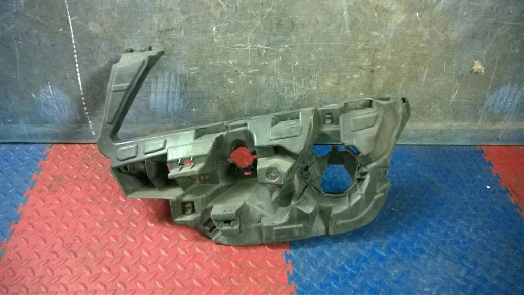 кронштейн переднего бампера BMW X3 F25 51117212955  N47D20C 184 лс 2.0D 2013 SPACEGRAU METALLIC ( A52 )