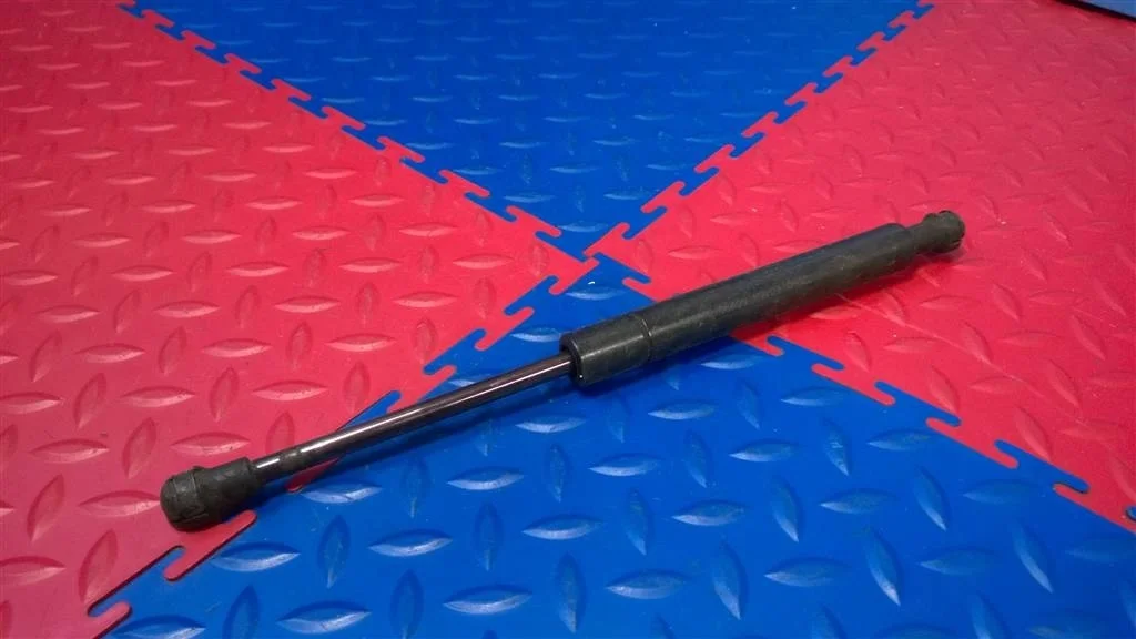 амортизатор капота BMW X5 E53 51238402551  M54B30 231 лс 3.0i 2003 BLACK SAPPHIRE METALLIC (475)