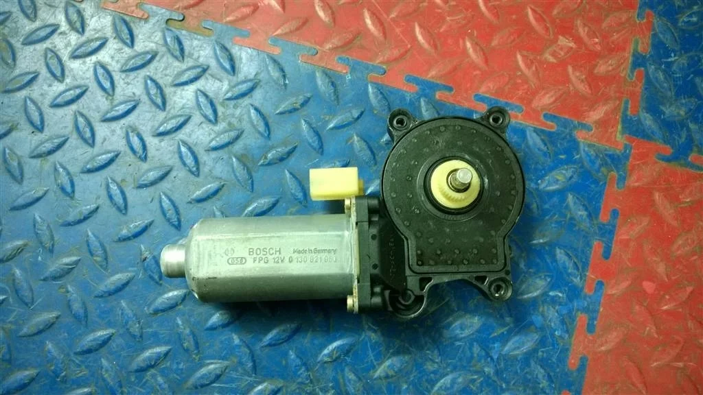 моторчик стеклоподъемника BMW X5 E53  M54B30 231 лс 3.0i