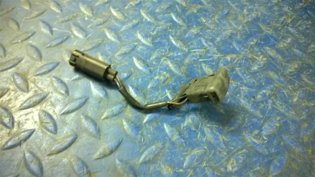 форсунка омывателя лобового стекла BMW X5 E53 61667000119  M54B30 231 лс 3.0i 2003 BLACK SAPPHIRE METALLIC (475)