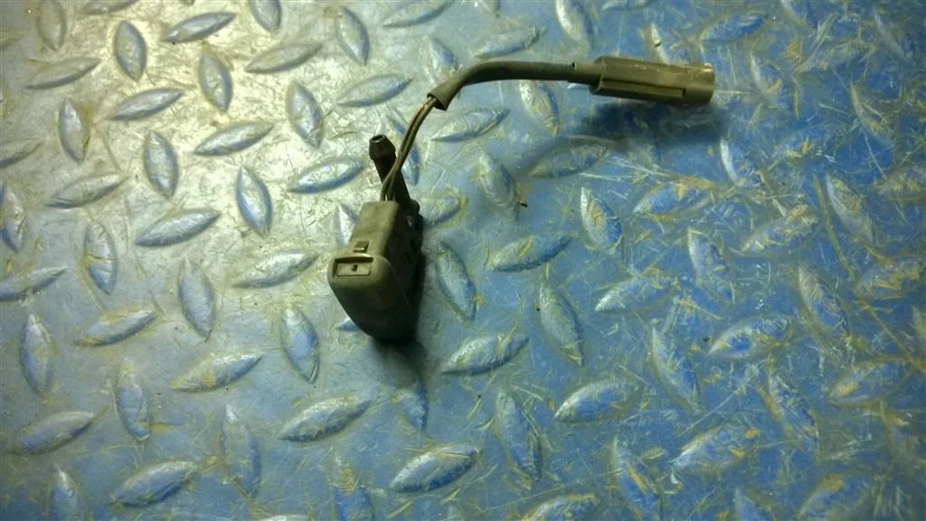 форсунка омывателя лобового стекла BMW X5 E53 61667000119  M54B30 231 лс 3.0i 2003 BLACK SAPPHIRE METALLIC (475)