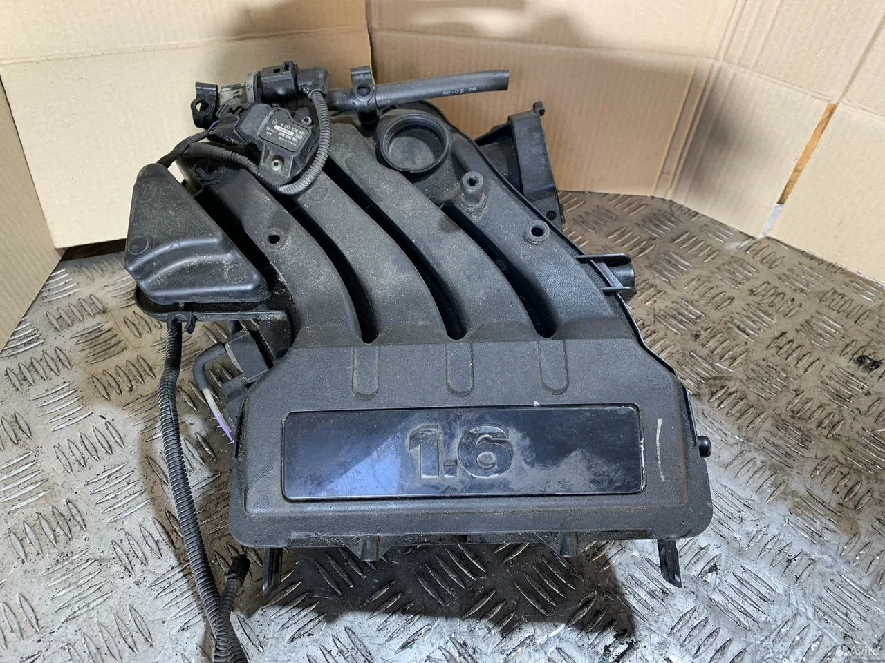 Впускной коллектор 1.6 bse верхняя часть vw skoda