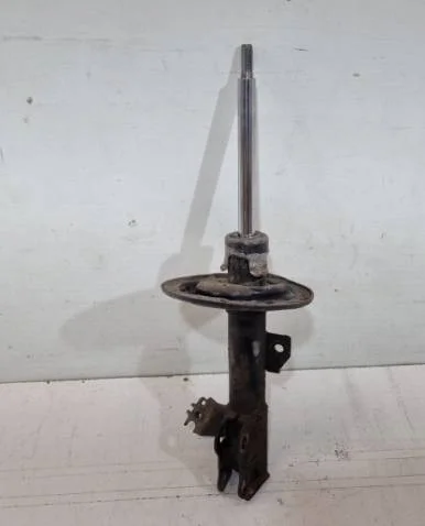 Амортизатор передний правый Toyota Camry XV50 (2011—2014)