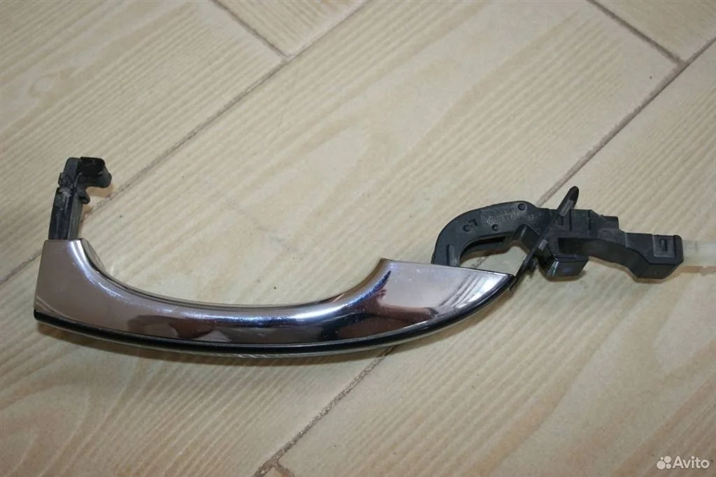 Ручка двери задней наружная правая Audi A8