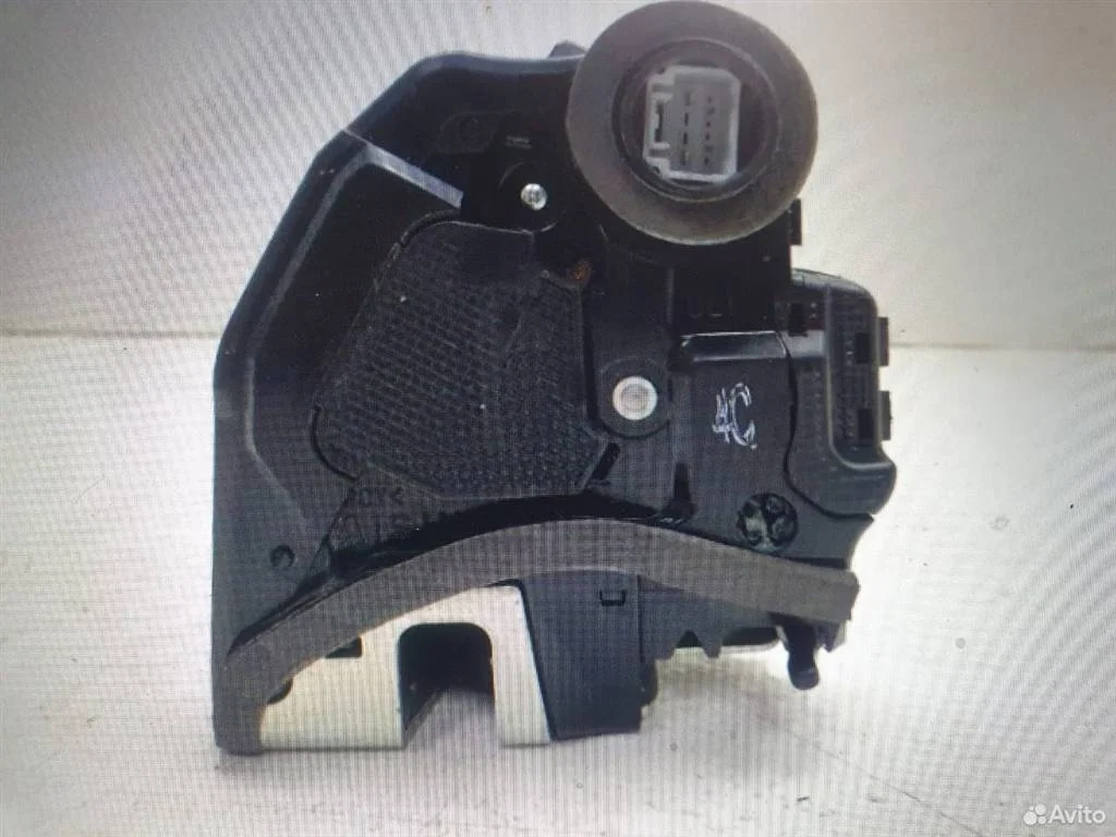 Замок двери задней левой Toyota Camry XV50 (2011—2014)