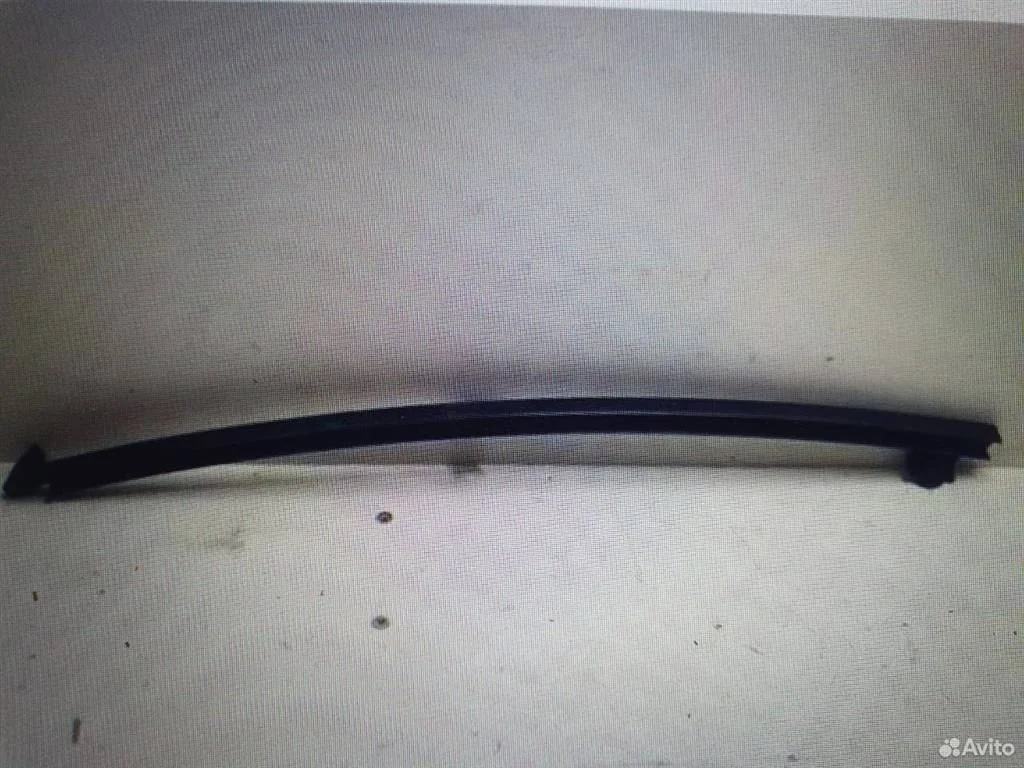 Направляющая стекла  двери Toyota Camry XV50 (2011—2014)