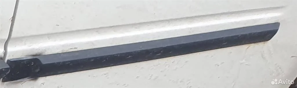 Молдинг задней левой двери Cadillac Escalade GMT900 (2006—2014)