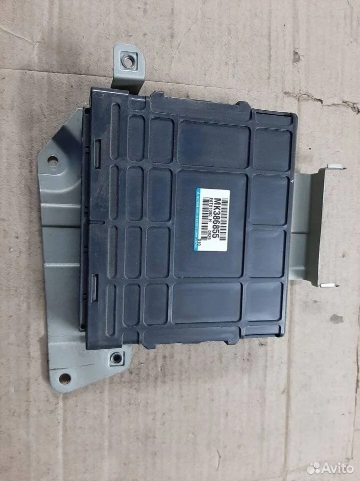 Блок управления двигателем Mitsubishi Pajero III (1999—2003)