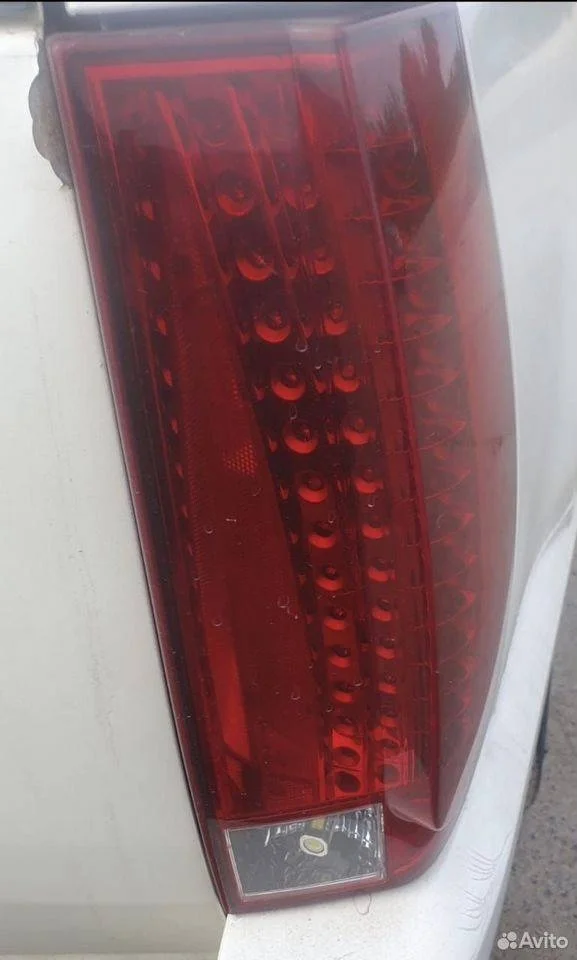 Фонарь задний (стоп сигнал) Cadillac Escalade GMT900 (2006—2014)