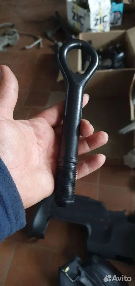 Крюк буксировочный Toyota RAV4 IV (2012—2015)