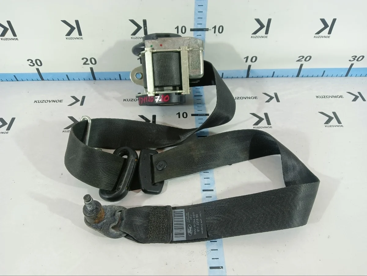 Ремень безопасности Ford Focus 2015 CB8