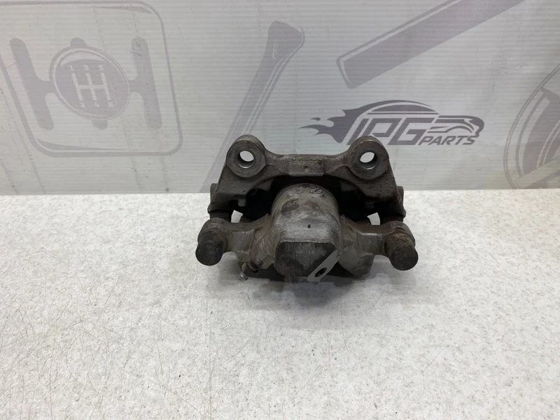 Тормозной суппорт задний левый Mercedes-benz 2012 C204