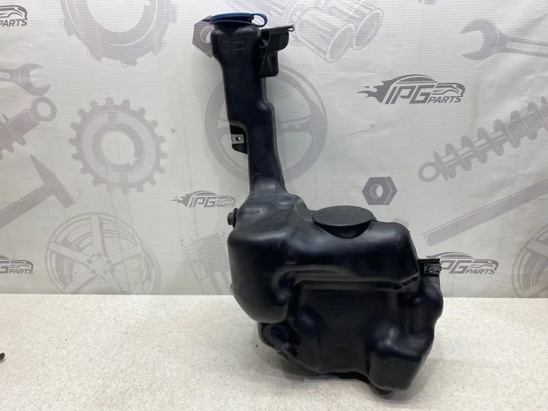 Бачок омывателя Mercedes-benz 2012 C204