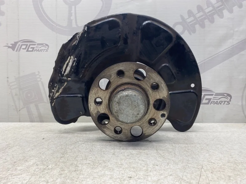 Поворотный кулак передний левый Mercedes-benz 2014 W212