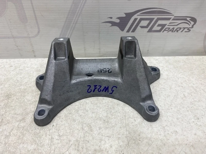 Кронштейн подушки акпп Mercedes-benz 2013 W212