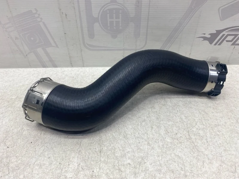 Патрубок интеркулера правый Mercedes-benz W212