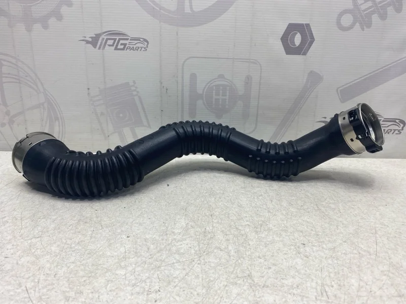 Патрубок интеркулера левый Mercedes-benz A W176