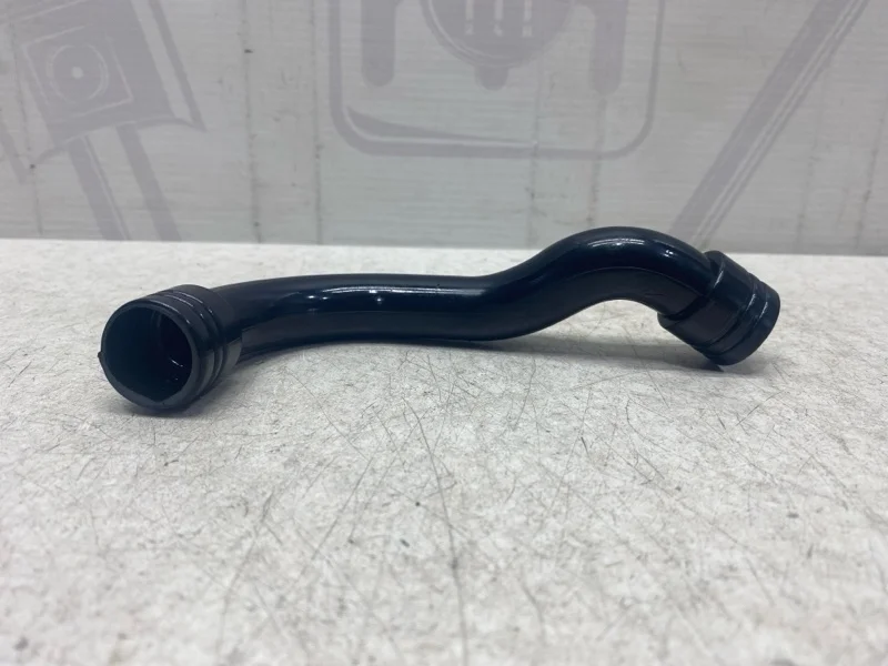 Трубка патрубка воздушного фильтра Mercedes-benz W212