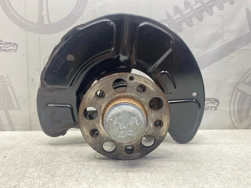 Поворотный кулак передний левый Mercedes-benz 2013 W212