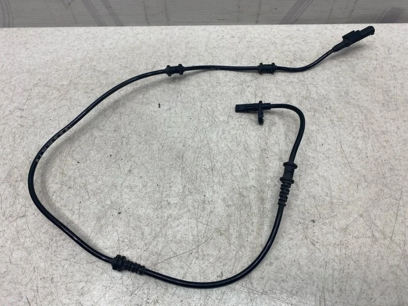 Датчик abs передний Mercedes-benz 2014 W246