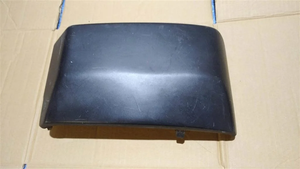 Б.у. накладка на бампер MITSUBISHI PAJERO V98W MITSUBISHI PAJERO V98W