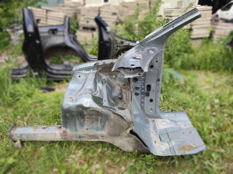 Четверть кузова (лонжерон) Audi Q7 2007-2015 4L