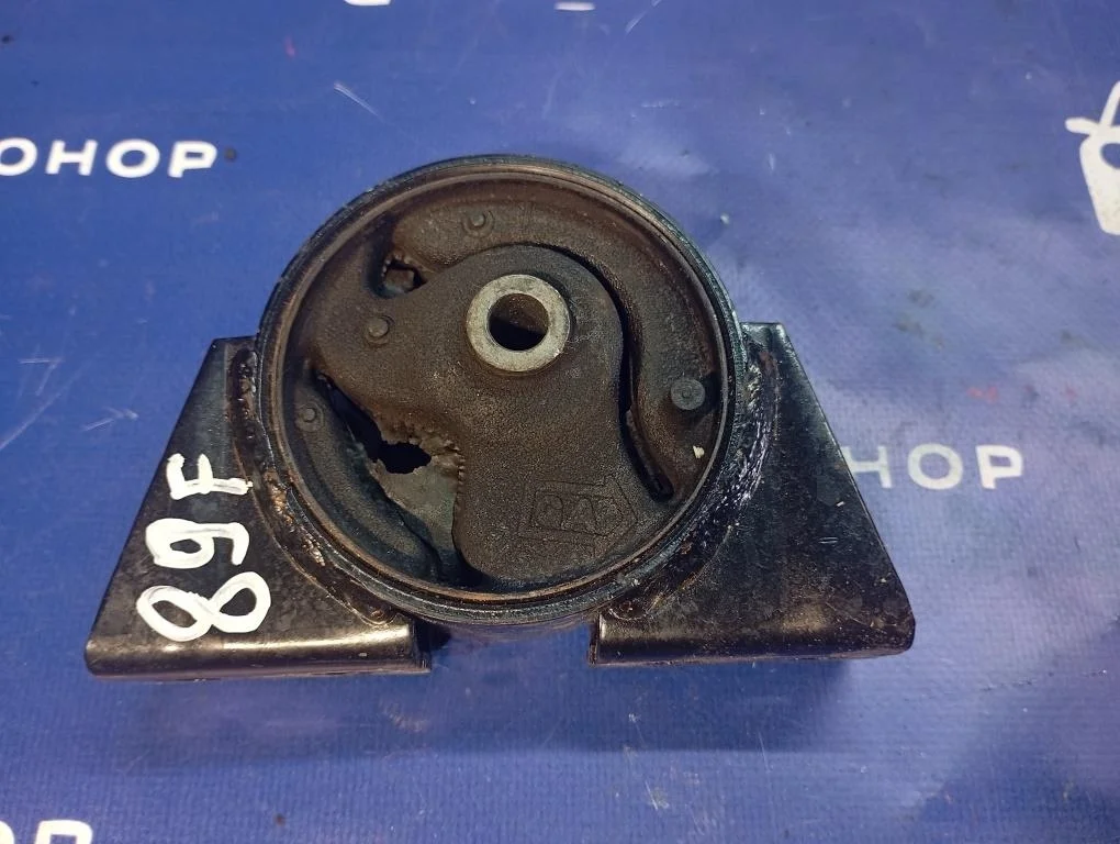 подушка двигателя NISSAN TINO V10 QG18DE