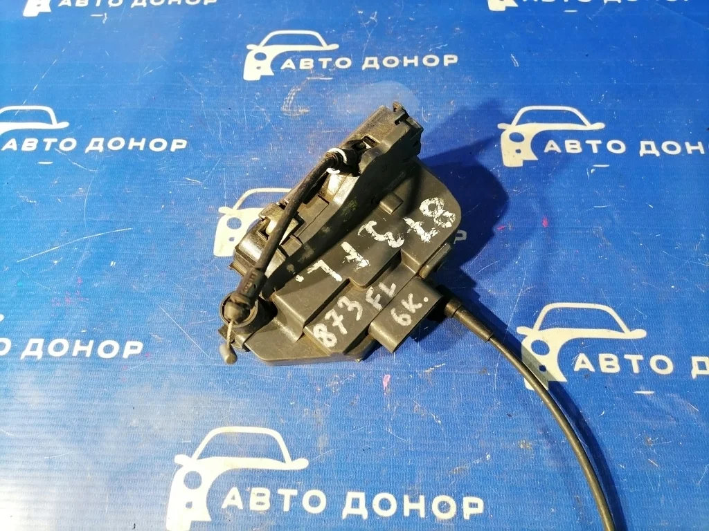 замок двери RENAULT MEGANE KM -