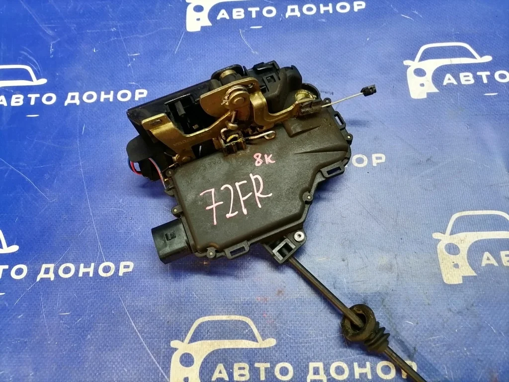 замок двери VOLKSWAGEN BORA 1J2 AUE