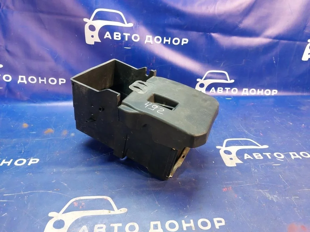 крышка аккумулятора FORD FOCUS CB8 IQDB