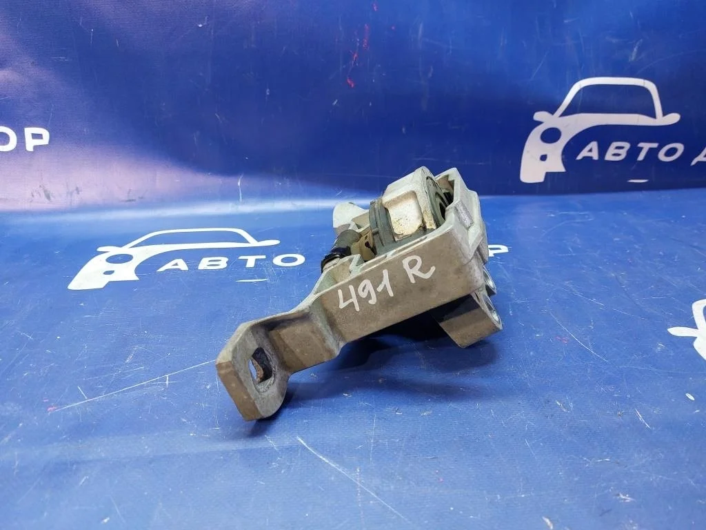 подушка двигателя FORD FOCUS CB8 IQDB