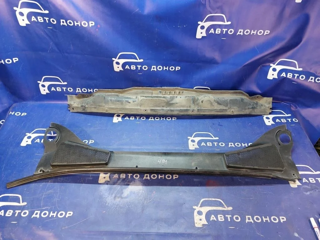 решетка под лобовое стекло FORD FOCUS CB8 -