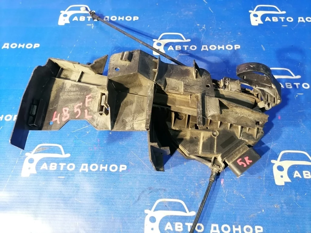 замок двери FORD FOCUS CB8 IQDB