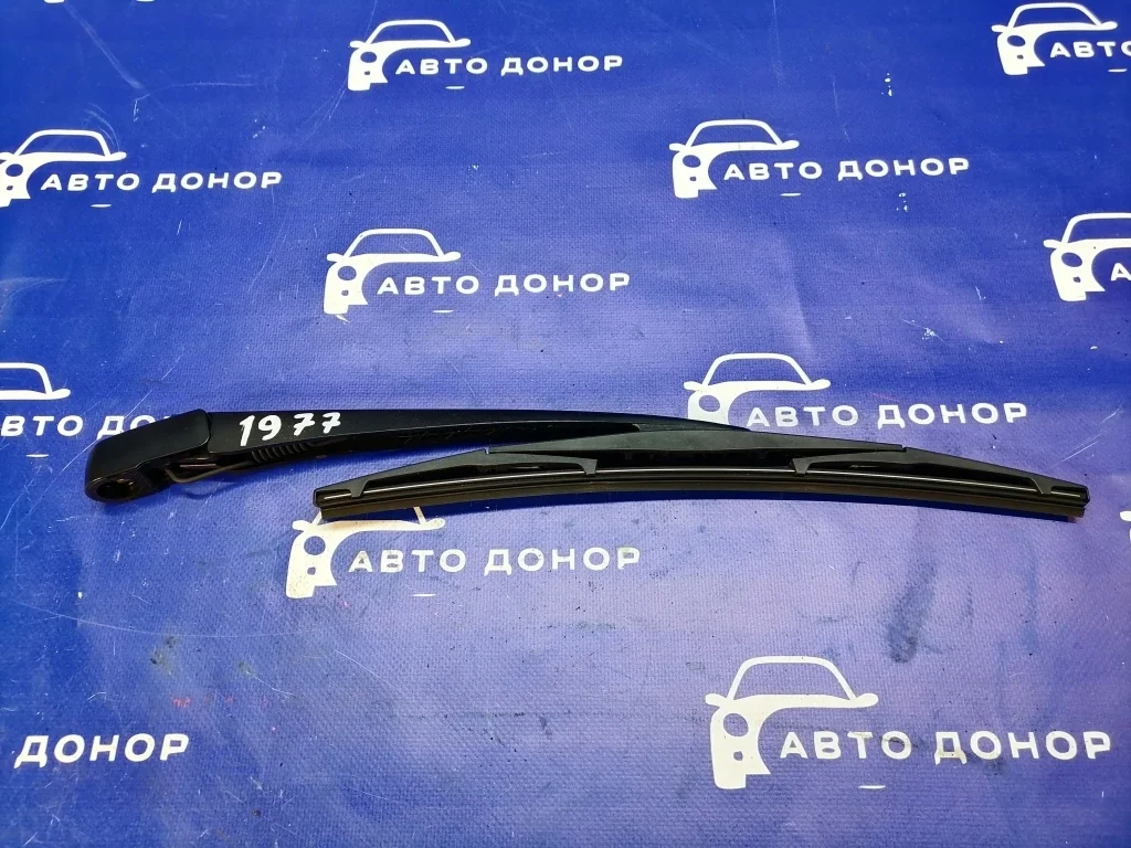 дворник 5-й двери VOLKSWAGEN TOUAREG 7LA -