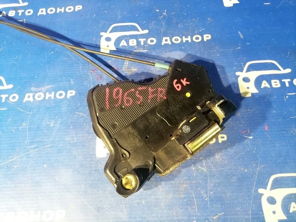 замок двери TOYOTA ISIS ANM10 1AZFSE