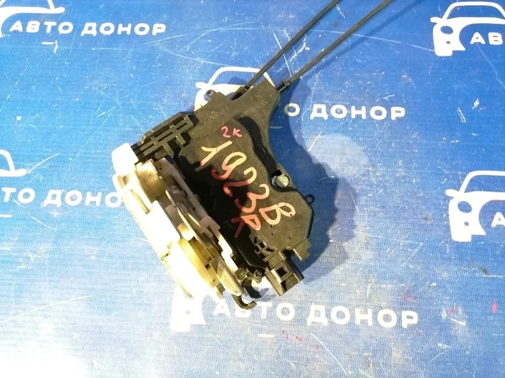 замок двери MITSUBISHI GALANT FORTIS CY4A 4B11