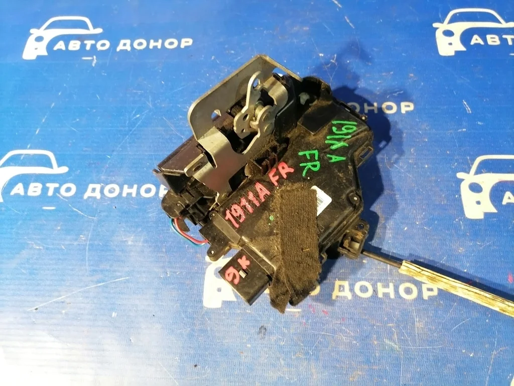 замок двери AUDI A6 4B2 AML, ARJ