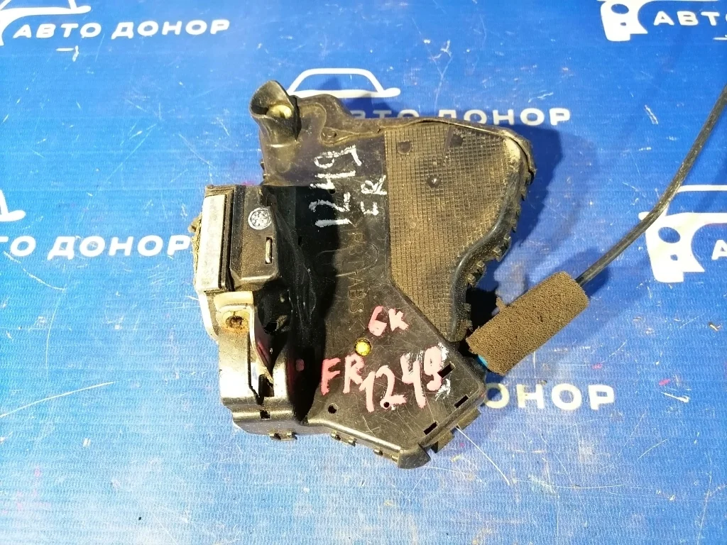 замок двери TOYOTA HARRIER GSU31W -